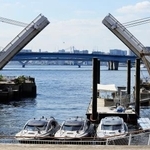 　ドック＝東京都江東区