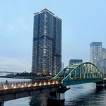 　ライトアップされた旧晴海鉄道橋