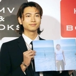 　写真集の発売記念イベントに登場した庄司浩平＝東京都渋谷区