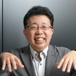 　肩に力が入りがちな時に効果的な脱力ストレッチ「うらめしや体操」のポーズをとる本田聖嗣