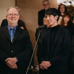 　「第１９回ショパン国際ピアノ・コンクール」で優勝を決め、喜びの言葉を語るエリック・ルー＝２０２５年１０月２１日、ワルシャワ（（Ｃ）Ｋ．Ｓｚｌｅｚａｋ／ＮＩＦＣ）