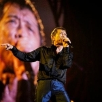 　公演初日、ステージで熱唱する矢沢永吉＝東京ドーム（撮影・ＨＩＲＯ　ＫＩＭＵＲＡ）