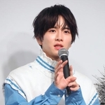 　絵本に込めた思いを語る板垣李光人＝東京都渋谷区