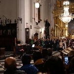 　ショパンの心臓が安置されているワルシャワの聖十字架教会で命日に開かれたミサ＝２０２５年１０月１７日