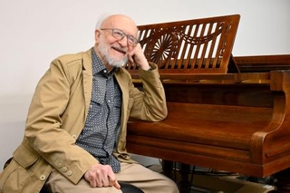 　取材に応じるアレクセイ・リュビモフ