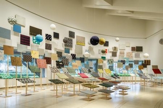 　「つぐ　ｍｉｎａ　ｐｅｒｈｏｎｅｎ」展を彩るインスタレーション「ｃｈｏｒｕｓ（コーラス）」＝東京・世田谷美術館（撮影：Ｍａｎａｍｉ　Ｔａｋａｈａｓｈｉ）（提供写真）