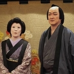 　夫婦役で共演する中村獅童（右）と寺島しのぶ＝東京都内