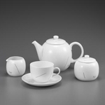 　清川泰次さんによるデザインのテーブルウエア（撮影：Ｓ＆Ｔ　ＰＨＯＴＯ、世田谷美術館蔵）（提供写真）