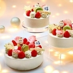 　帝国ホテルの人気の定番「クリスマスショートケーキ」。１３５周年のロゴプレートをトッピングした（提供写真）