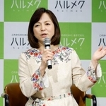 　記者発表会に登場したいとうまい子＝４日、東京都千代田区