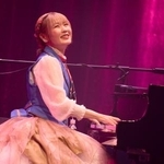 　ツアー最終日で演奏するハラミちゃん