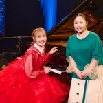 　ハラミちゃん（左）と夏川りみ