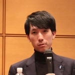 　来日記者会見に臨んだエリック・ルー＝２０２５年１２月１０日、東京都目黒区