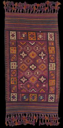 　文化学園服飾博物館が所蔵するアフガニスタンの敷物（１９７０-８０年代）（提供写真）