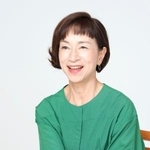 　インタビューに答える原田美枝子