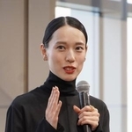 　制作発表会見で話す戸田恵梨香＝東京都港区