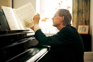 　（Ｃ）２０２６「ブーニン　天才ピアニストの沈黙と再☆()」製作委員会