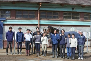 　馬術部の部員ら＝東京都豊島区の学習院大