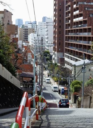 　のぞき坂＝東京都豊島区