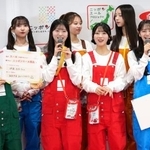 　記者会見で話すＡＫＢ４８の八木愛月（左から３人目）ら＝９日、東京都千代田区