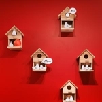 　青森の伝統工芸を現代化した置物「めおと鳩」（提供写真）