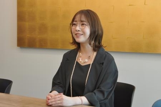　インタビューに応える内山夕実＝２０２６年３月、東京都港区で撮影