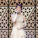 　公開リハーサルで歌う有沙瞳＝東京都豊島区