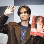 　写真集の発売記念イベントに登場したカルマ＝東京都豊島区