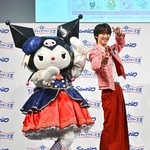　「２０２６年サンリオキャラクター大賞」開幕イベントに登場し、キャラクターのクロミと「滅ポーズ」を決める曽野舜太＝９日、東京都目黒区