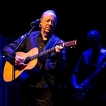 　２０２４年の来日公演のボズ・スキャッグス（撮影土居政則）