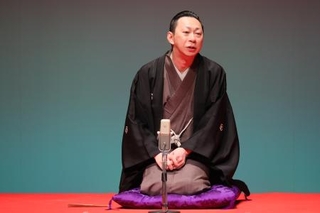 敗者復活選で１位になった春風亭朝枝さん＝東京都中野区