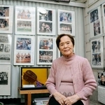 　相撲写真資料館を管理する工藤敏子さん＝東京都墨田区