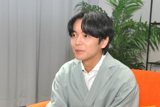 　インタビューに答える榎木淳弥＝東京都内