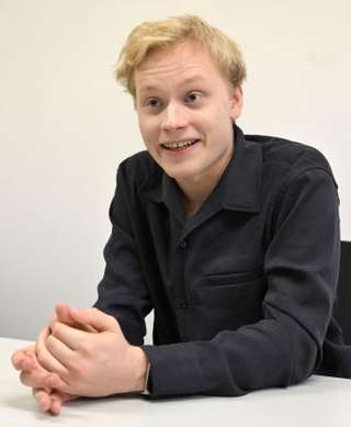 　インタビューに答えるアレクサンダー・マロフェーエフ＝東京都内