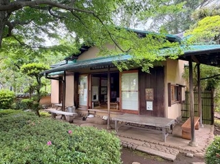 　等々力渓谷の日本庭園内にある書院＝東京都世田谷区