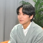 　インタビューに答える榎木淳弥＝東京都内