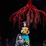 　「フリーダとディエゴ　最後の夢」の一場面（（Ｃ）Ｍａｒｔｙ　Ｓｏｈｌ／Ｍｅｔｒｏｐｏｌｉｔａｎ　Ｏｐｅｒａ）