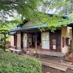 　等々力渓谷の日本庭園内にある書院＝東京都世田谷区