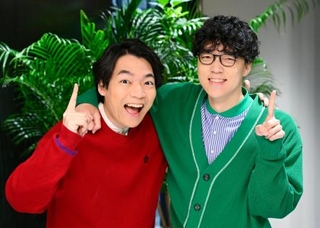 　伊沢拓司（左）とふくらＰ＝東京都千代田区