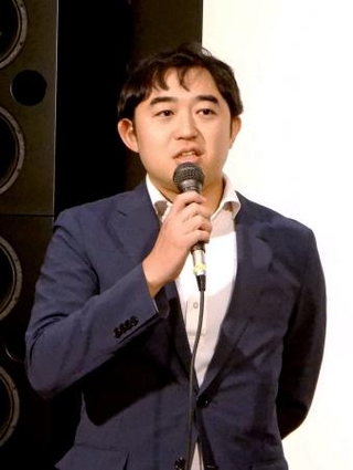 　ドラマ「手塚治虫の戦争」の取材会であいさつする田島彰洋プロデューサー＝東京都内