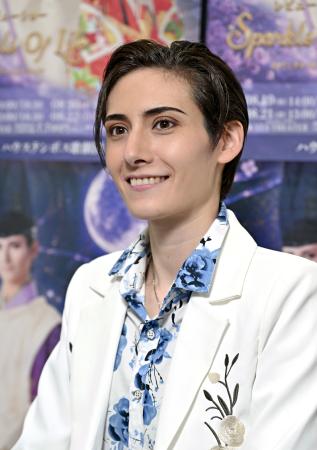 　インタビューに答える海夏人蒼馬