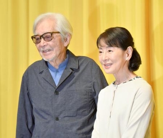 　「戦争の記憶と記録を語り継ぐ映画祭」に登場した山田洋次監督（左）と吉永小百合＝東京都豊島区