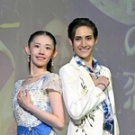 　ハウステンボス歌劇団の海夏人蒼馬（右）と月瀬彩花＝大阪市中央区
