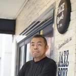 　渋谷の音楽シーンを見つめてきた「Ｆａｃｅ　Ｒｅｃｏｒｄｓ」創業者の武井進一さん＝東京・渋谷（提供写真）