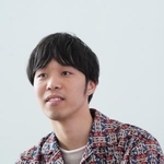 　インタビューに答える穴水佑輔