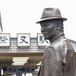 　柴又駅前の寅さんの像＝東京都葛飾区