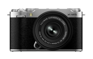 　富士フイルムの「Ｘ-Ｍ５」