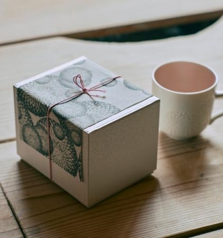 　小川珈琲の「紅村窯マグカップ＆コーヒーギフト」　