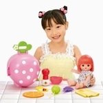 　パイロットコーポレーションのメルちゃんシリーズから「フルーツだいすき☆（ハート（白））いちごのおふろセット」