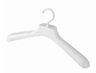 　ニトリの「乾きやすい消臭剤入りハンガー３本セット」